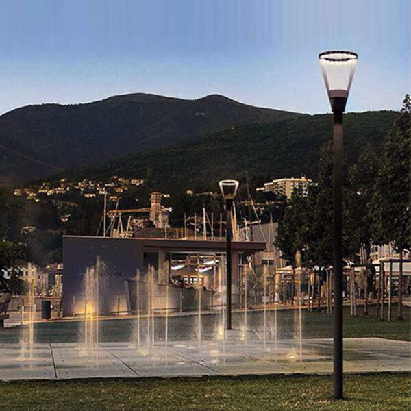 Lamp Posts/Streetlights - Image 9